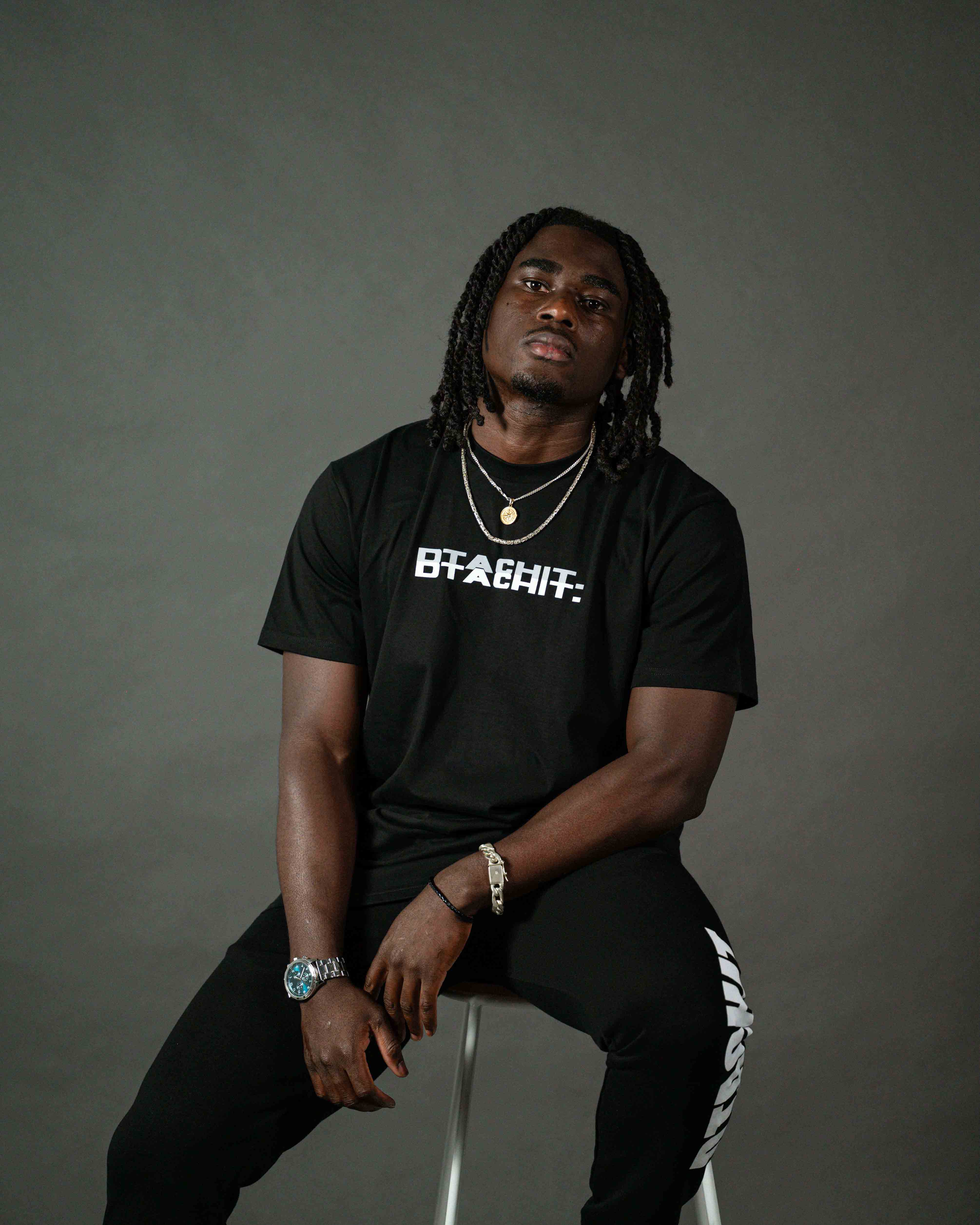 Dtachit puff tee - black