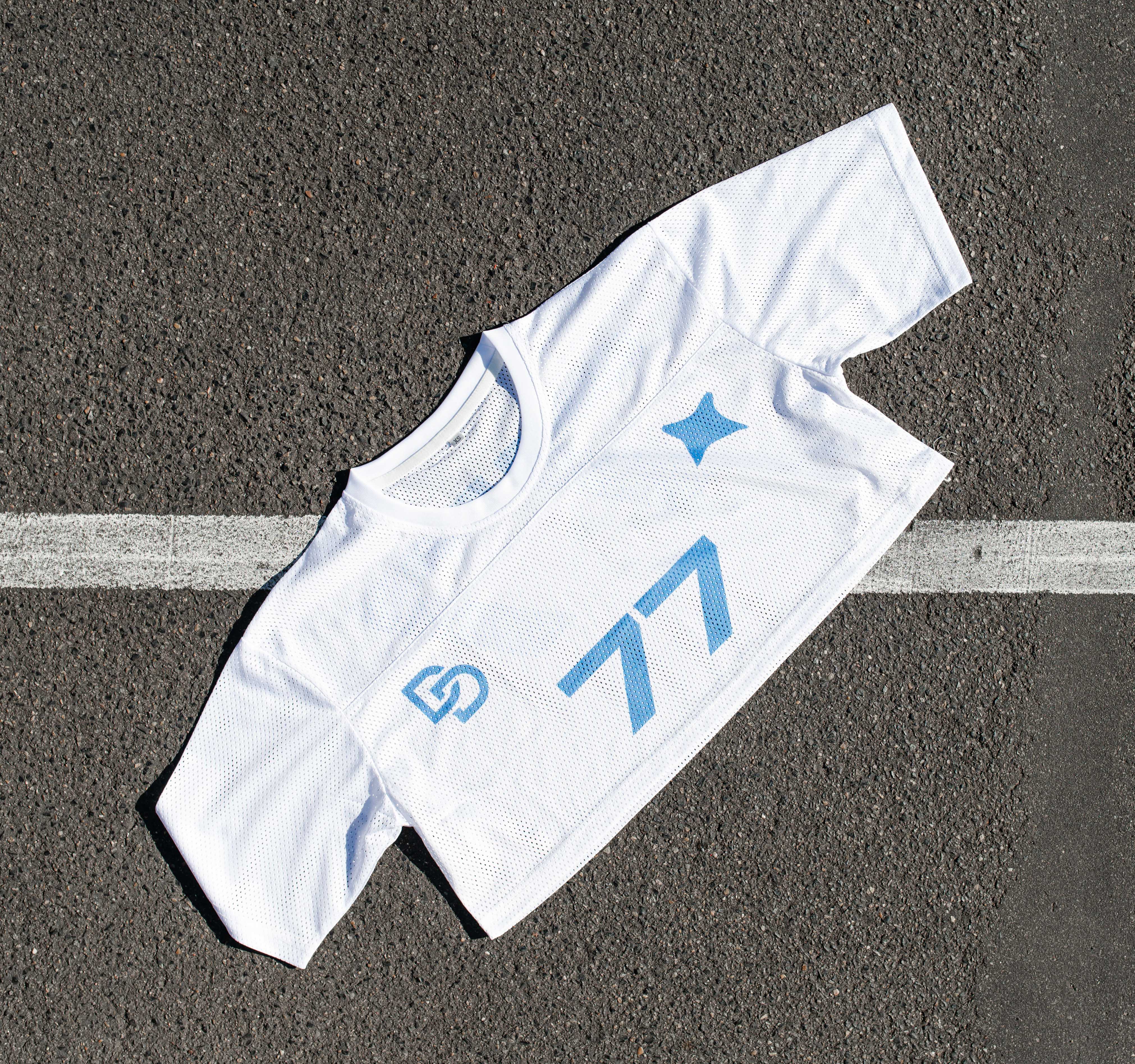 White 77 Dtachit Crop