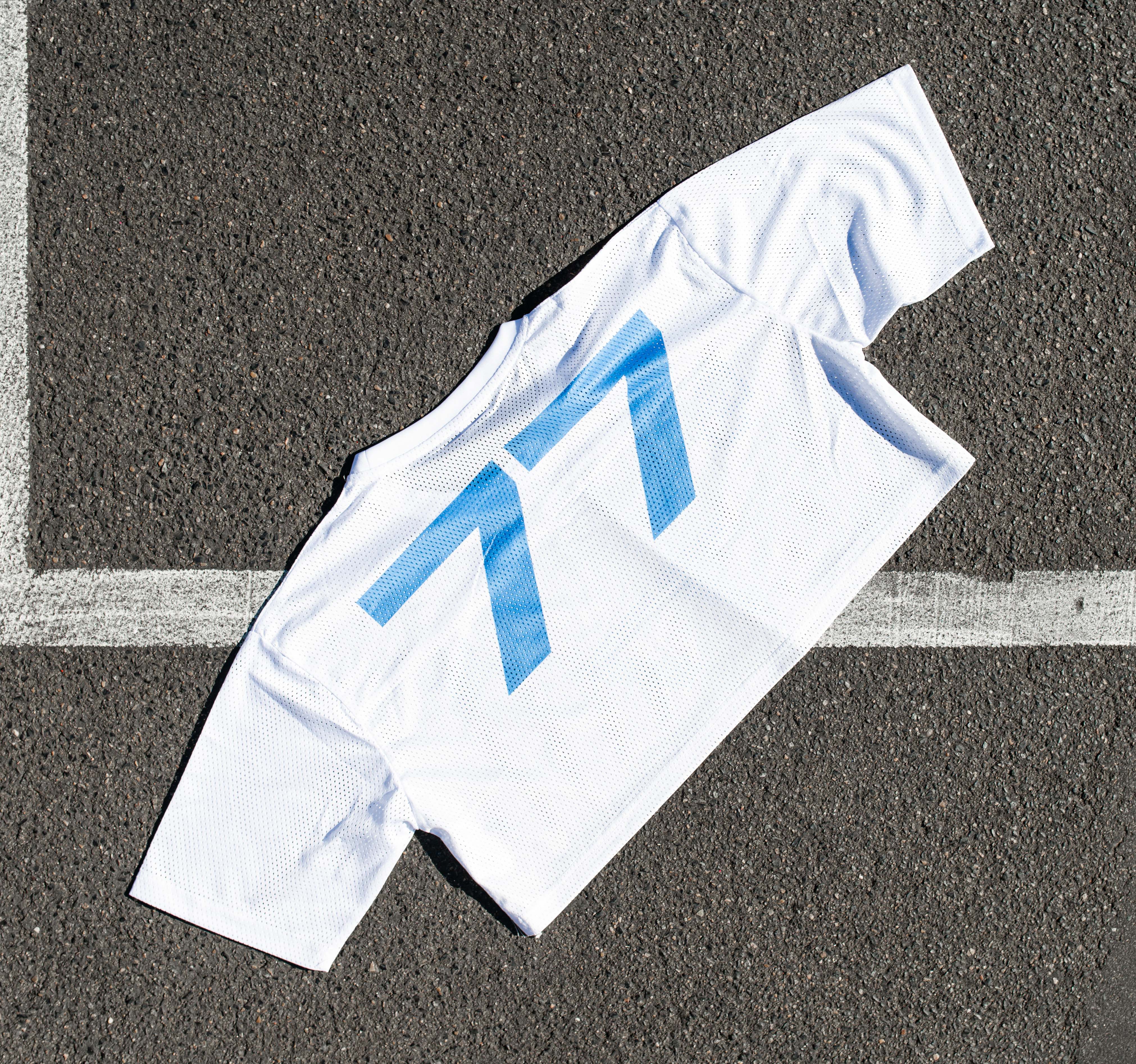 White 77 Dtachit Crop