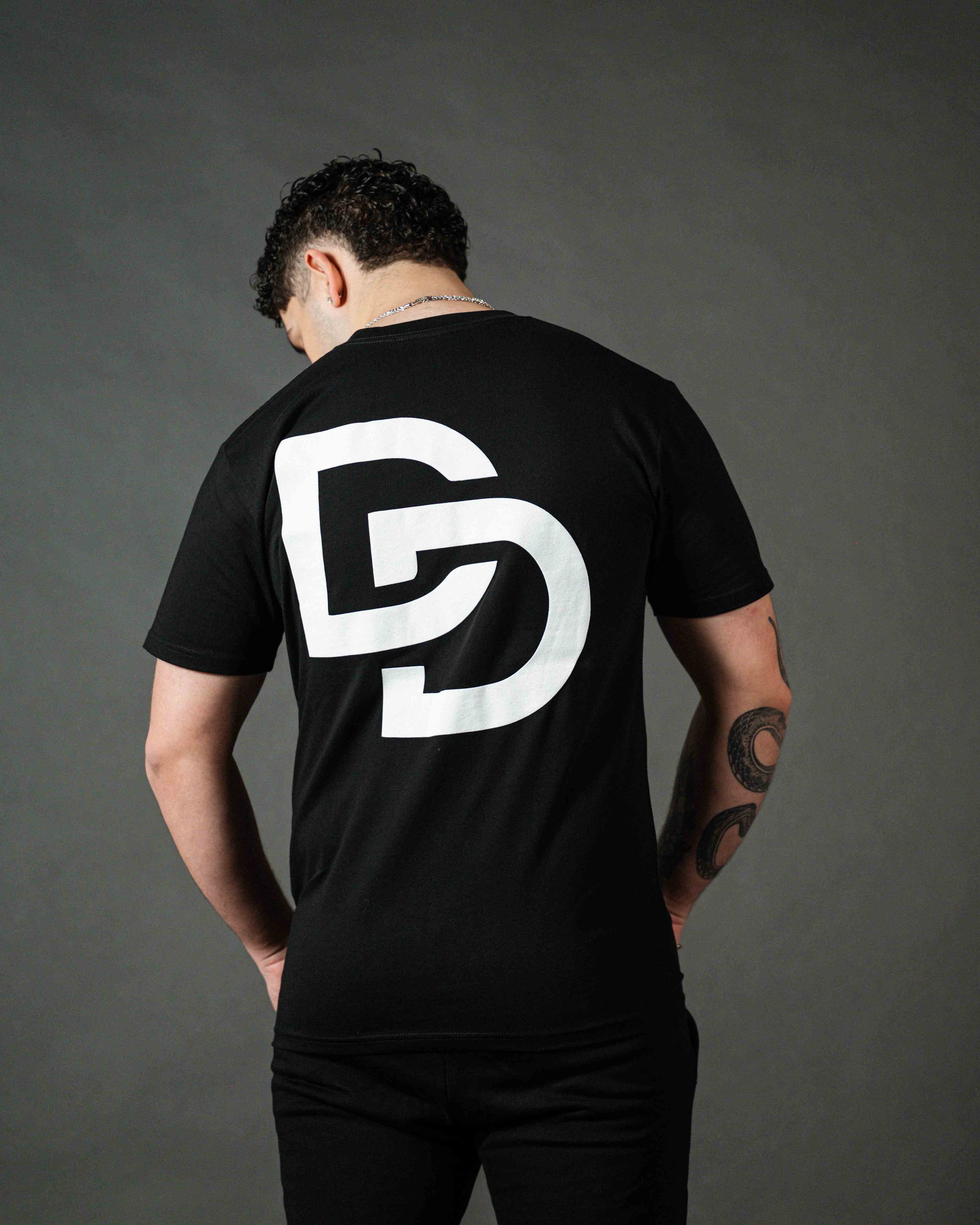 Dtachit puff tee - black