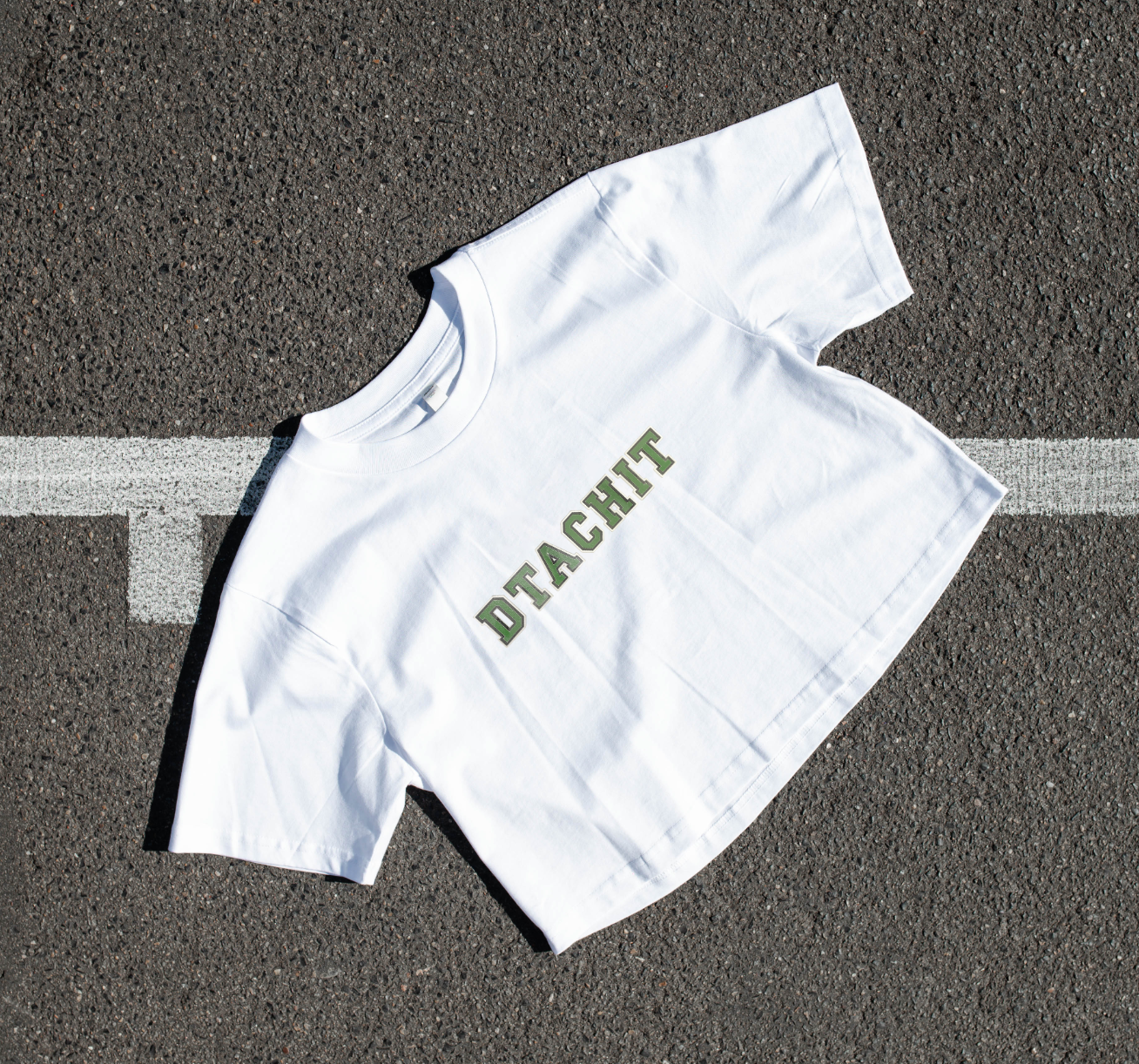 Dtachit Varsity Crop White